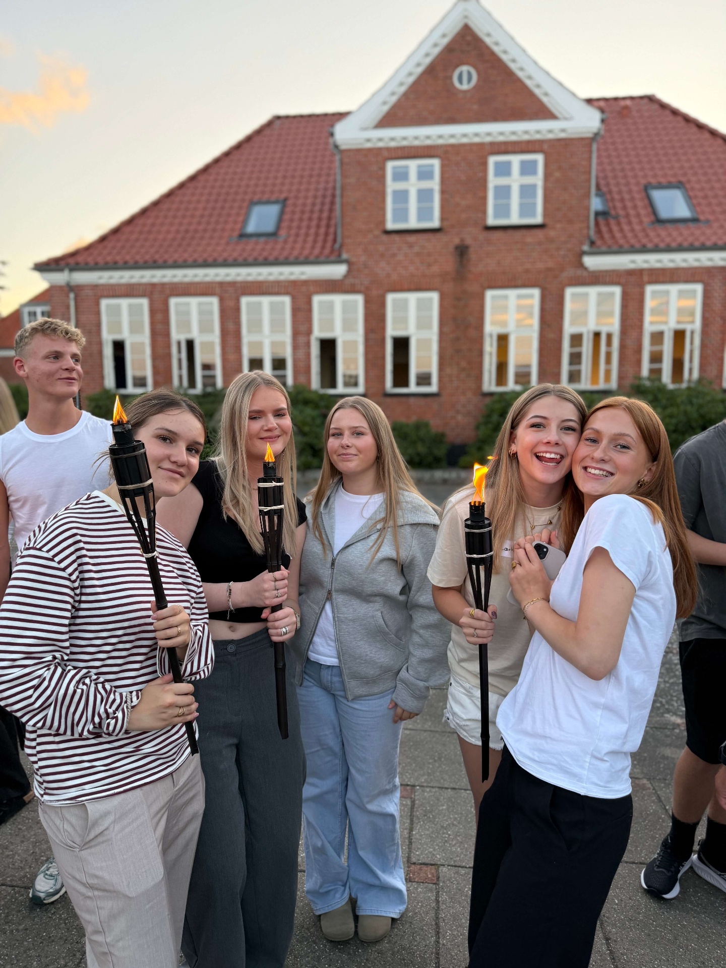 Fakler ved skolen